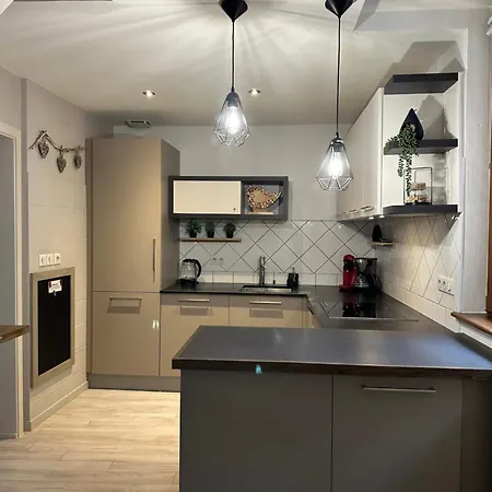 Jeannette Apartment